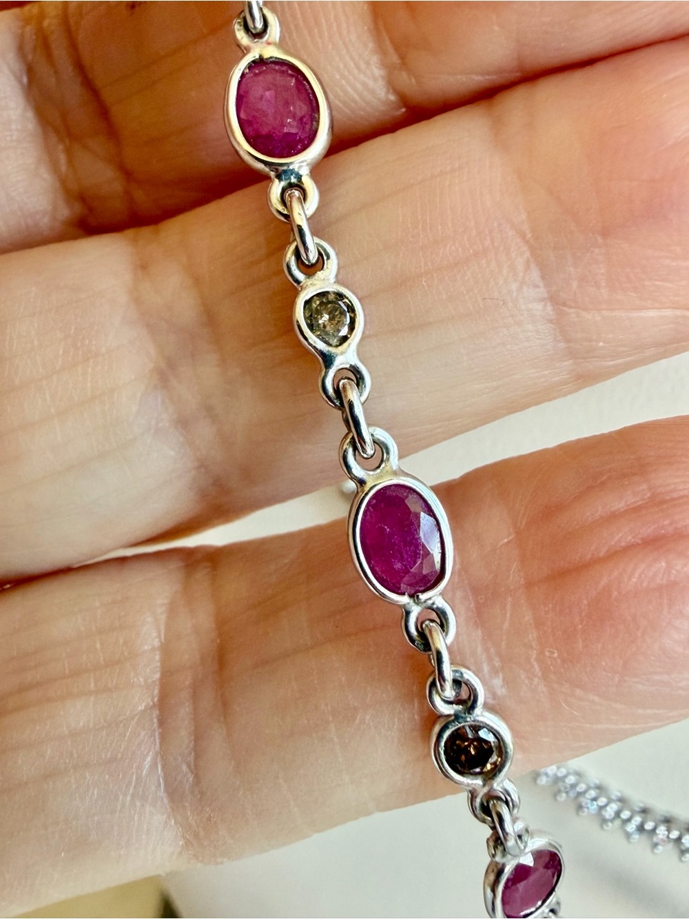18 karat gold, ruby, and diamond necklace - Picture 4 of 10